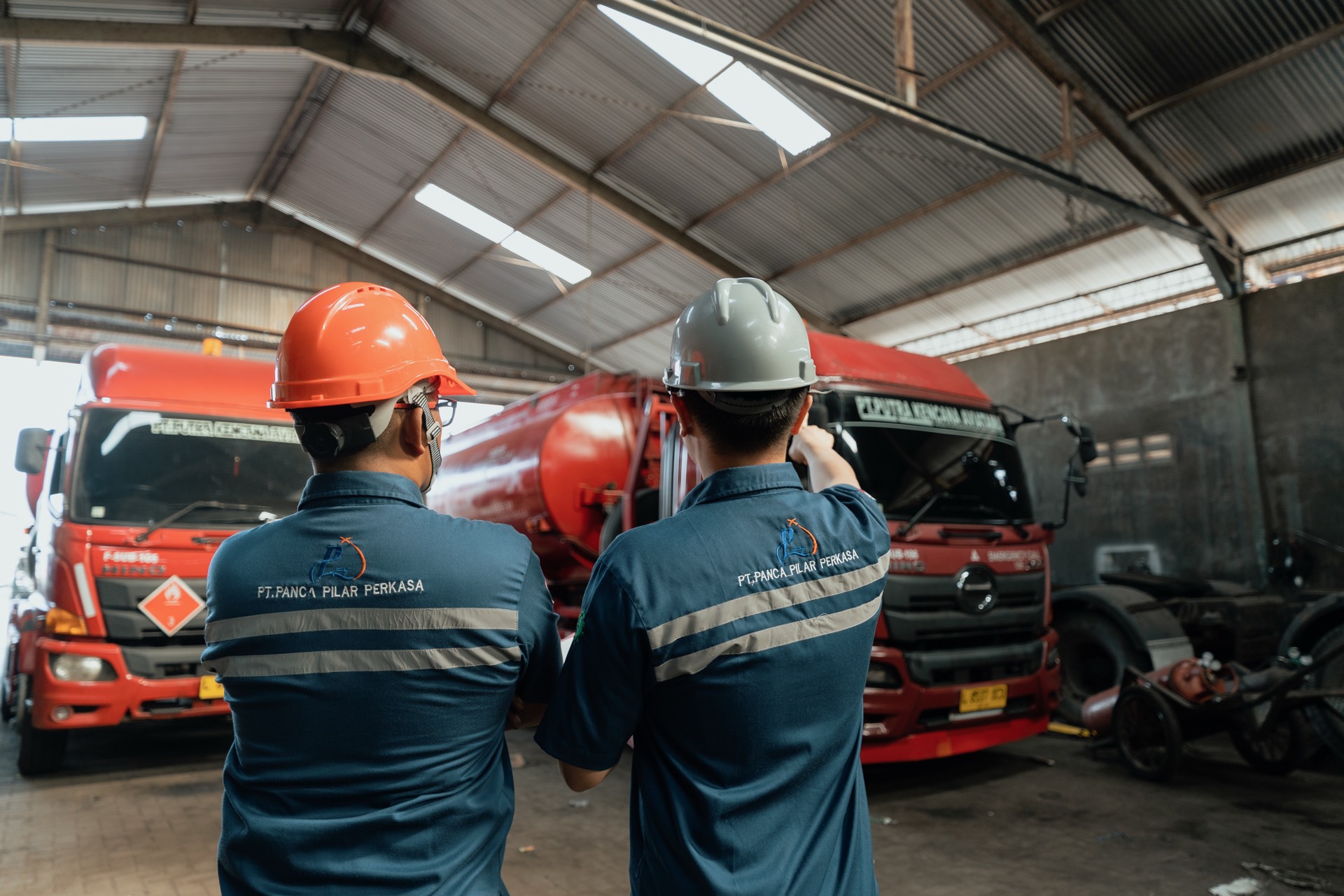 Container truck loading