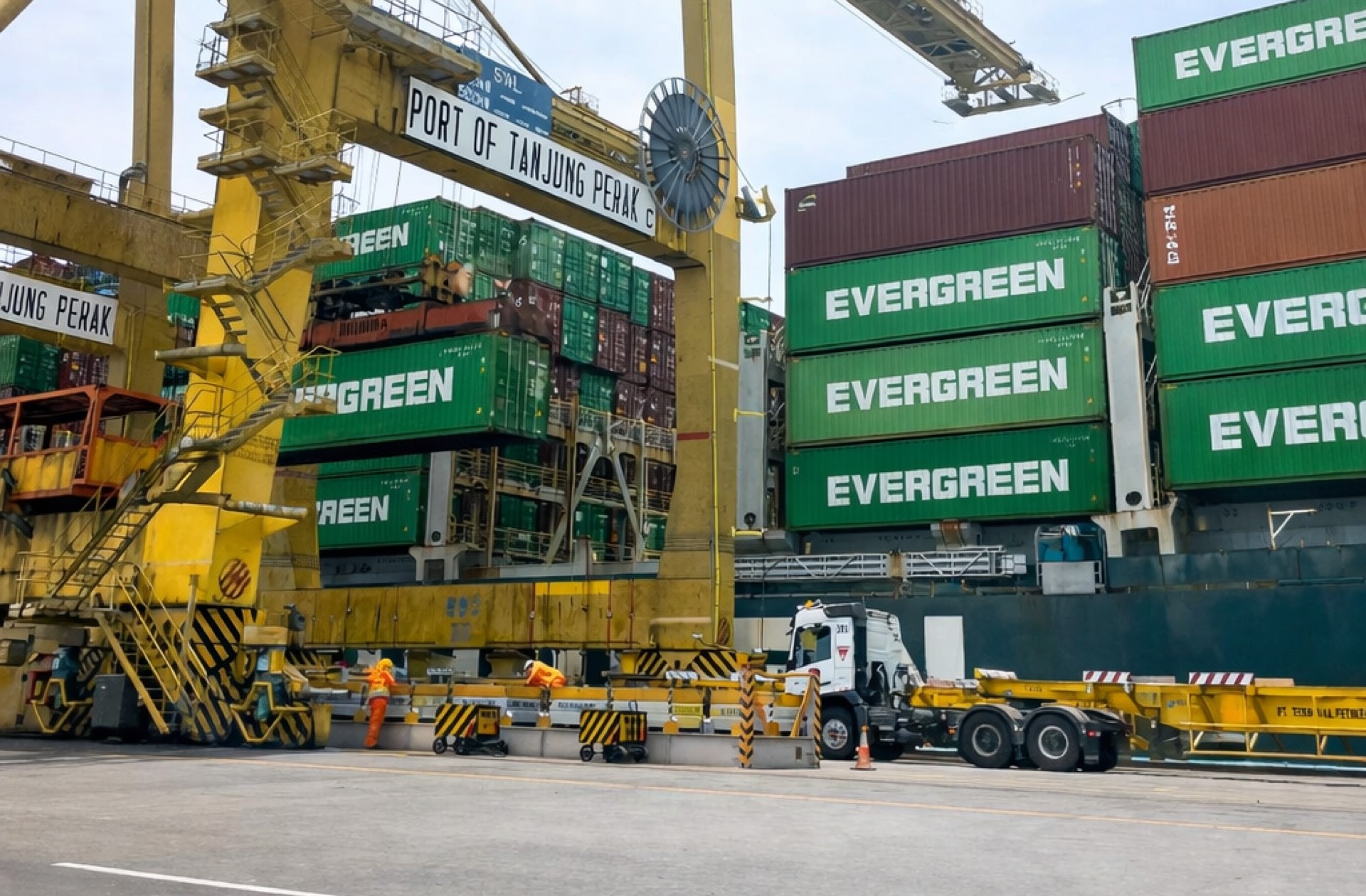 Sea freight container operations